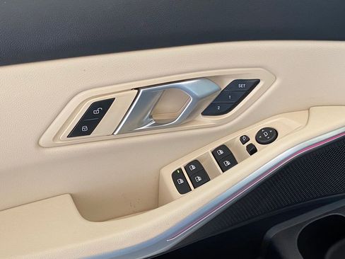 Used 2025 BMW 330i xDrive Sedan w/ Convenience Package image 23