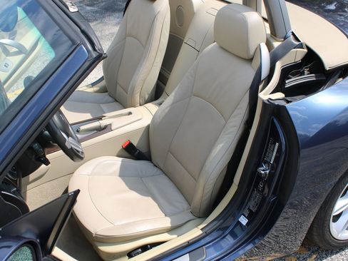 Used 2004 BMW Z4 3.0i RWD image 13