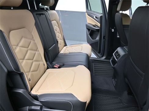 New 2026 Volkswagen Atlas Cross Sport SE image 25