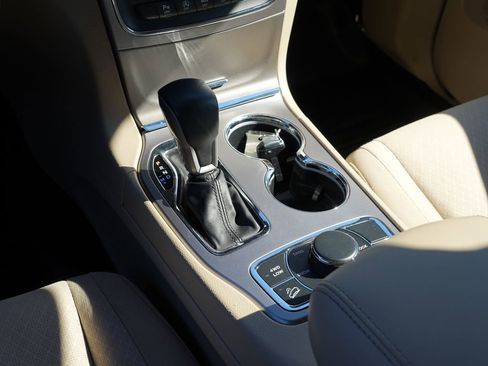 Used 2020 Jeep Grand Cherokee Laredo image 24