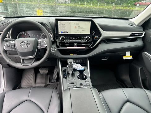 New 2026 Toyota Highlander XLE AWD/4WD image 12