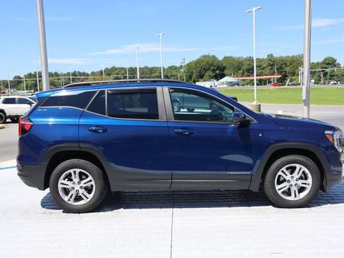 Used 2022 GMC Terrain SLE w/ Driver Convenience Package AWD/4WD image 6