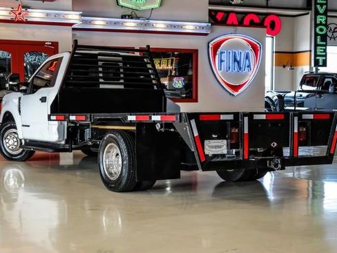 Used 2018 Ford F350 XL w/ Ambulance Prep Package image 4