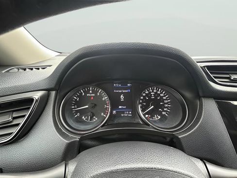 Used 2020 Nissan Rogue SV image 9