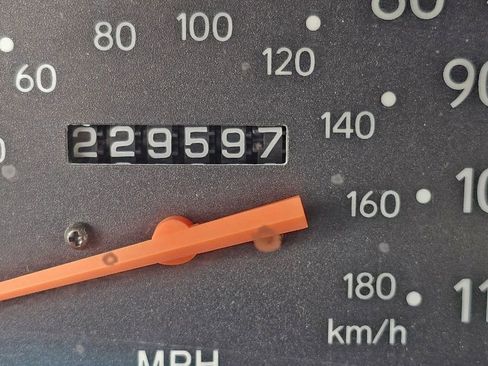 Used 2000 Toyota Tacoma 2WD Regular Cab image 17