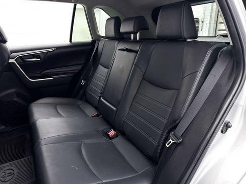 Used 2023 Toyota RAV4 XLE Premium AWD/4WD image 28