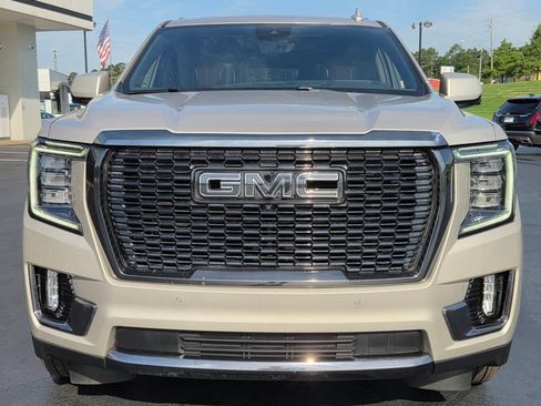 Used 2023 GMC Yukon Denali Ultimate AWD/4WD image 5