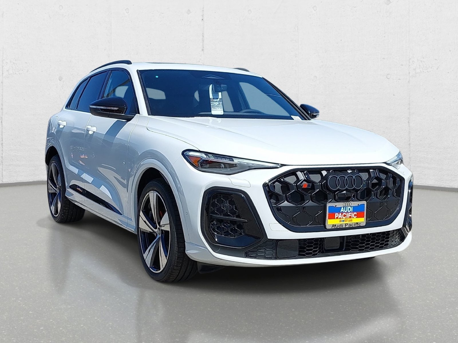 New 2026 Audi SQ5 Premium Plus AWD/4WD image 3