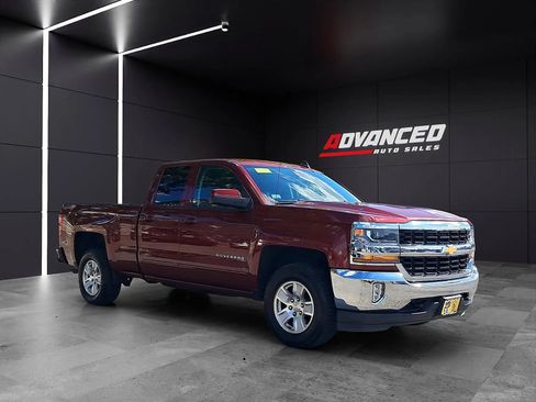 Used 2017 Chevrolet Silverado 1500 LT w/ All Star Edition AWD/4WD image 3