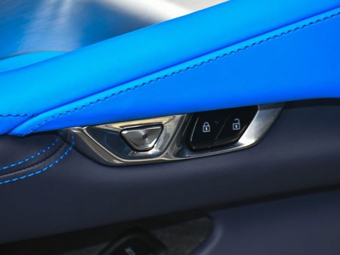 Used 2023 Chevrolet Corvette Stingray Premium Cpe w/ Body-Color Dual Roof Package RWD image 11