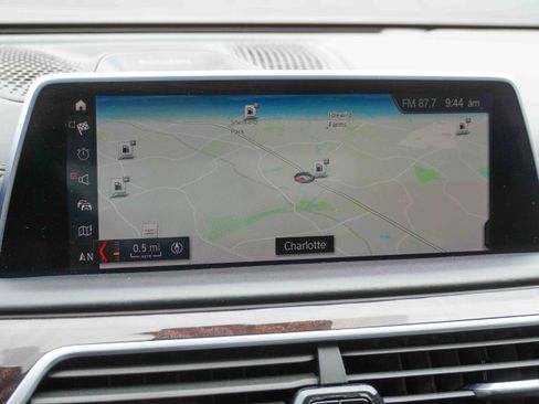 Used 2019 BMW 740i w/ Executive Package image 28