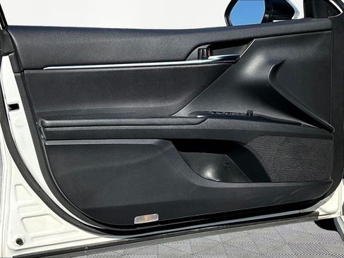 Used 2018 Toyota Camry SE w/ Moonroof Package FWD image 20