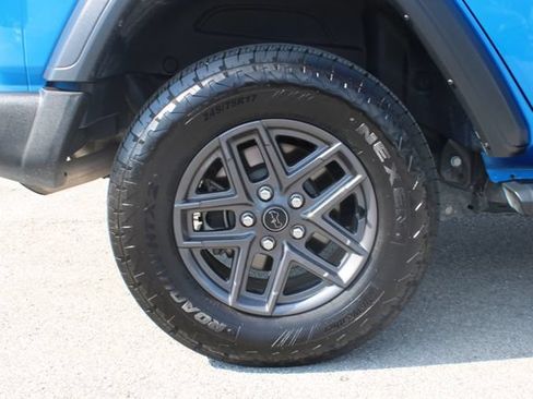 Used 2025 Jeep Wrangler Unlimited Sport AWD/4WD image 33