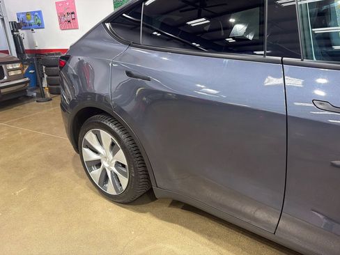 Used 2023 Tesla Model Y Long Range AWD/4WD image 78