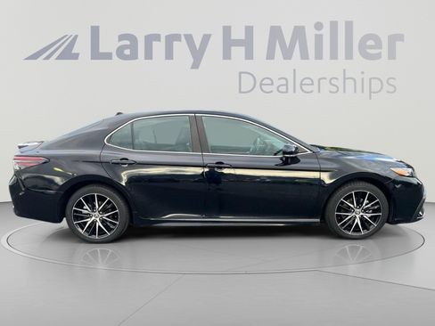 Used 2024 Toyota Camry SE FWD image 7