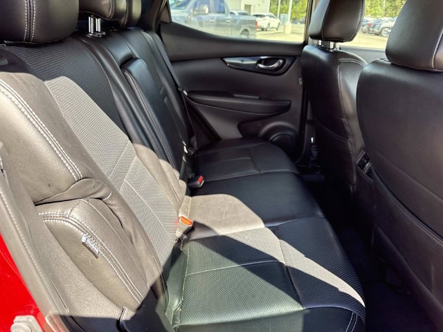 Used 2020 Nissan Rogue Sport SV w/ All-Weather Package FWD image 13
