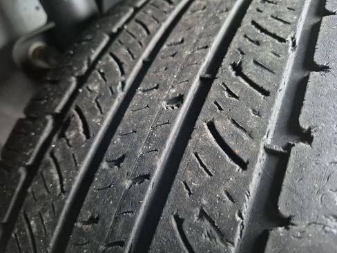 Used 2018 Ford Explorer XLT FWD image 12