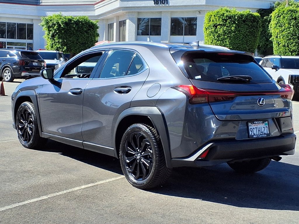 Used 2022 Lexus UX 200 w/ Accessory Package (Z1) FWD image 3