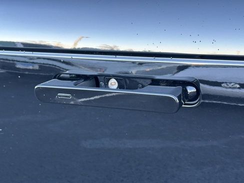 Used 2023 Land Rover Range Rover SE image 15