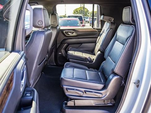 Used 2023 Chevrolet Suburban Premier image 20