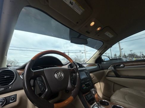 Used 2011 Buick Enclave CXL image 15