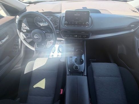 Used 2023 Nissan Rogue SV image 25