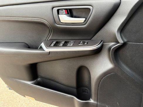 Used 2017 Toyota Camry XLE FWD image 28