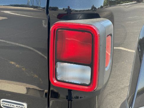 Used 2021 Jeep Gladiator Overland AWD/4WD image 37