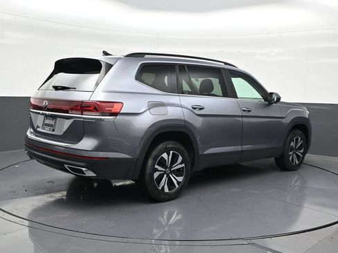 Used 2024 Volkswagen Atlas SE FWD image 5