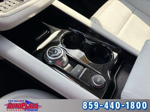 Used 2025 Ford Explorer Platinum w/ Ultimate Package AWD/4WD image 22