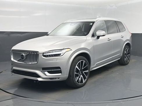 Used 2023 Volvo XC90 B6 Plus w/ Protection Package image 22