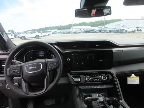 New 2026 GMC Sierra 1500 AT4 w/ AT4 Premium Package AWD/4WD image 18