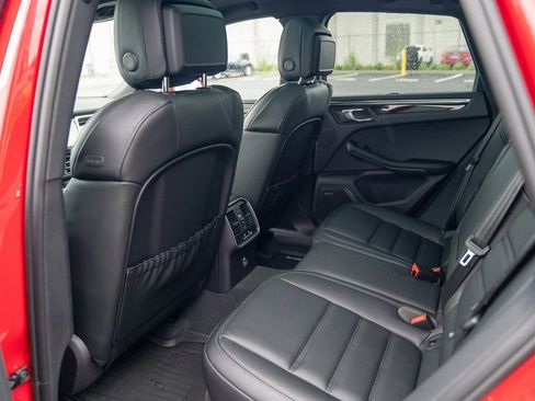 New 2026 Porsche Macan image 23