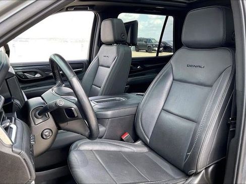 Used 2021 GMC Yukon Denali w/ Denali Premium Package image 29