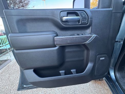 Used 2020 Chevrolet Silverado 2500 LTZ w/ LTZ Texas Edition image 25