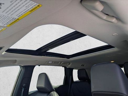 Used 2025 INFINITI QX60 Luxe w/ Vision Package FWD image 18