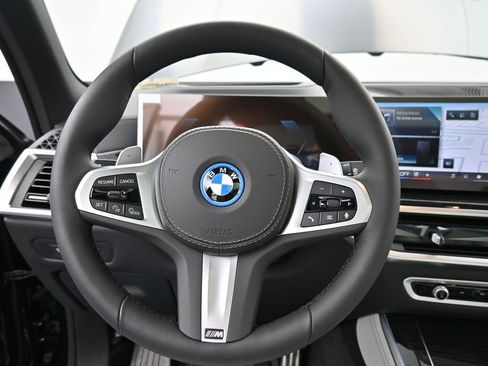 New 2026 BMW X5 xDrive50e w/ Executive Package AWD/4WD image 11