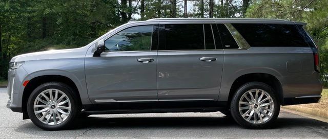 Used 2021 Cadillac Escalade ESV Premium Luxury AWD/4WD image 4