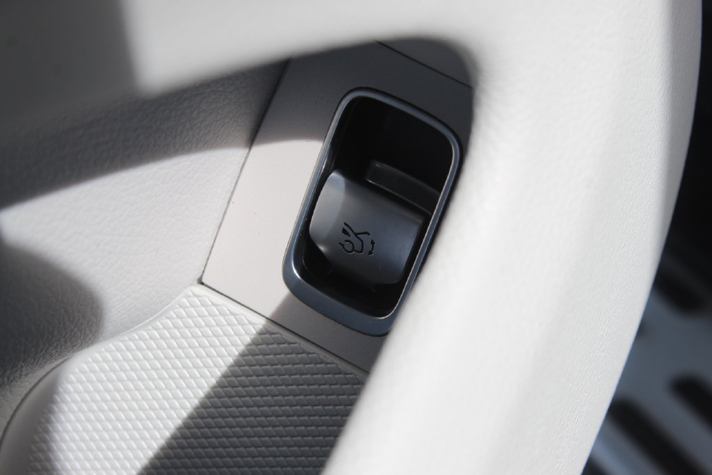 Used 2023 Mercedes-Benz EQS 450+ SUV image 16