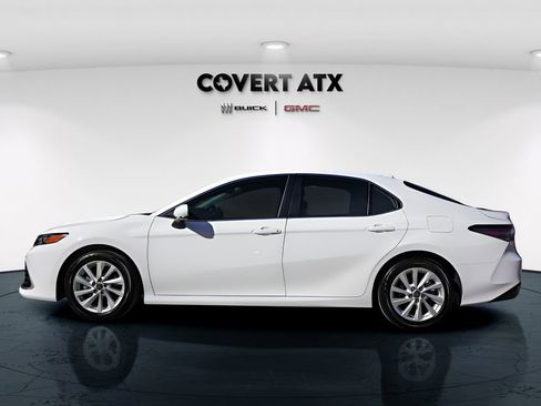 Used 2024 Toyota Camry LE image 5