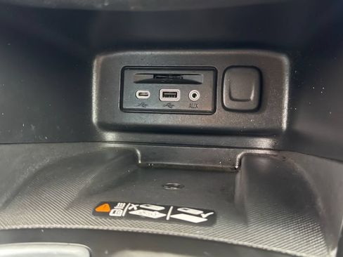 Used 2020 Chevrolet Equinox Premier AWD/4WD image 26