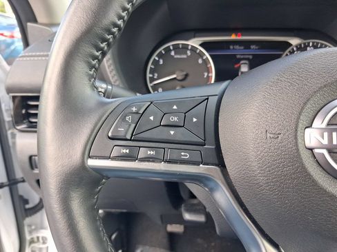 Used 2025 Nissan Sentra SV w/ All-Weather Package FWD image 25