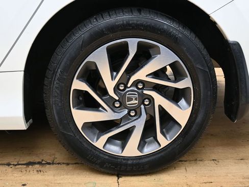 Used 2018 Honda Civic EX image 15