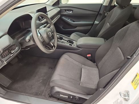 Certified 2025 Honda Accord SE image 18