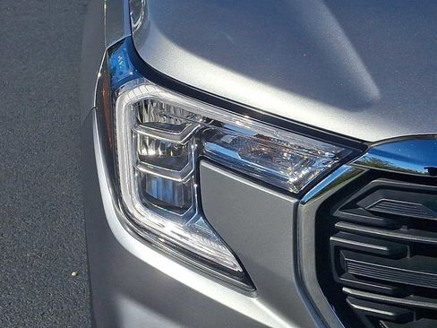 Certified 2024 GMC Terrain SLE image 9