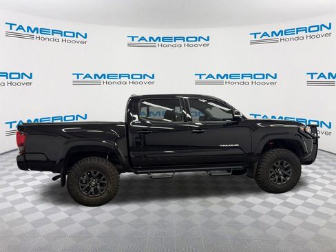 Used 2023 Toyota Tacoma SR5 w/ Technology Package AWD/4WD image 6