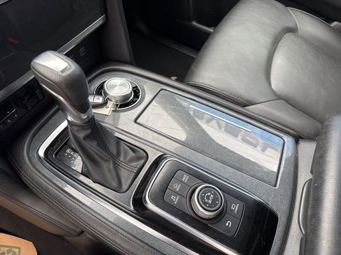 Used 2022 Nissan Armada SV w/ Cargo Package image 27