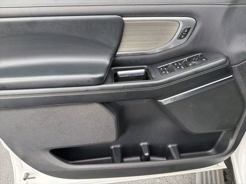 Used 2025 Ford Expedition Platinum AWD/4WD image 14