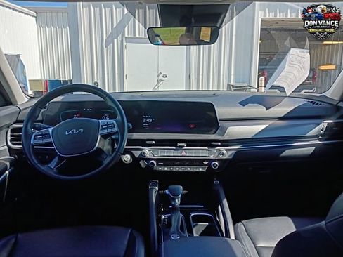 Used 2025 Kia Telluride S FWD image 12