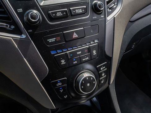 Used 2016 Hyundai Santa Fe SE image 29